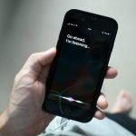 How to work with Siri, When you have to unlock your iPhone first' bug